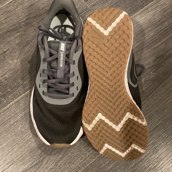 Brand new Mens Nike’s - Picture 3 of 3